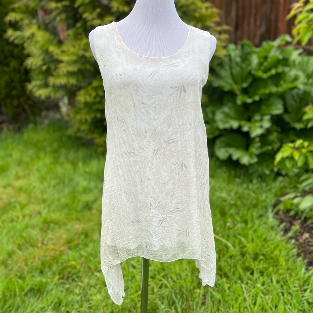 GIUSY‎ Italian Silk Floral Sheer Overlay Tank Top Size M Neutral Travel Minimal